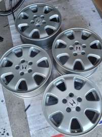 Komplet felg aluminowych 16" do honda po odnowieniu