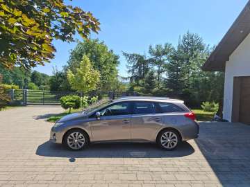 Toyota Auris kombi TS Hybrid Executive Bi-Led Navi Kamera