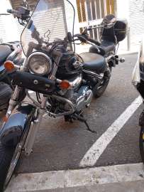 Suzuki Intruder 250