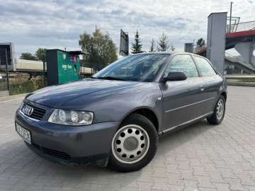 AUDI A3 1.6 Benzyna  Opłaty na Rok  2002r