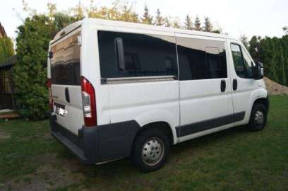 Wynajem busa samochodów dostawczych PEUGEOT BOXER na doby bez kierowcy