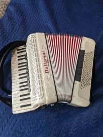 Akordeon Dallarini 96 bas
