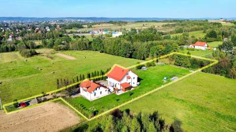 Posiadłość z dwoma domami na przestronnej działce, 52,5ar, Żółków