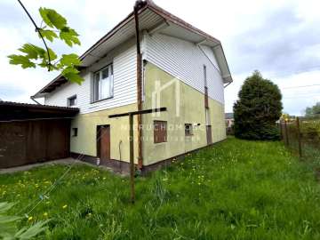 Murowany dom dla rodziny, Wolica, 9,3ar