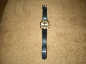 Sprzedam zegarek męski Glashutte w złotym kolorze. Używany.