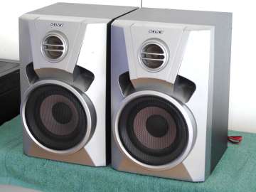 kolumny sony ss-bx2 mocne i sprawne. dostawa