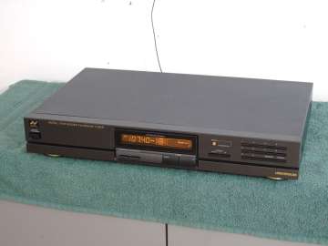Tuner radiowy Universum T-46010 sprawny i ładny. WYSYŁKA.