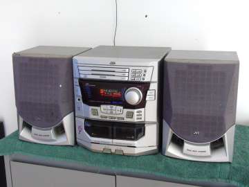 wieża jvc kolumny radio aux mocna. dostawa.