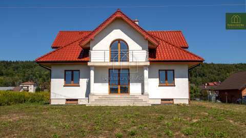 Przestronny dom z dużą działką - Jasło, Krajowice