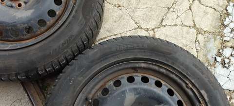 Felgi 16 z oponami zimowymi ford