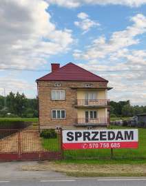 Dom z dużą działką przy drodze krajowej  świetna lokalizacja