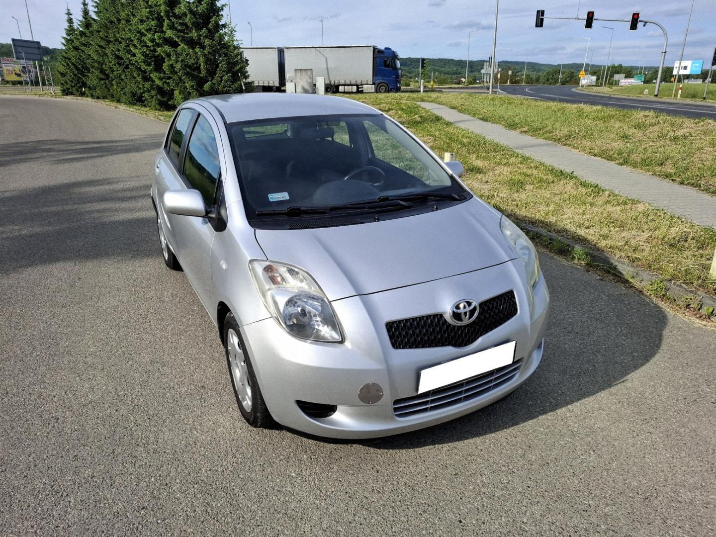 Toyota Yaris II 2006r 1.3 Benzyna 87KM Klima 2x Koła
