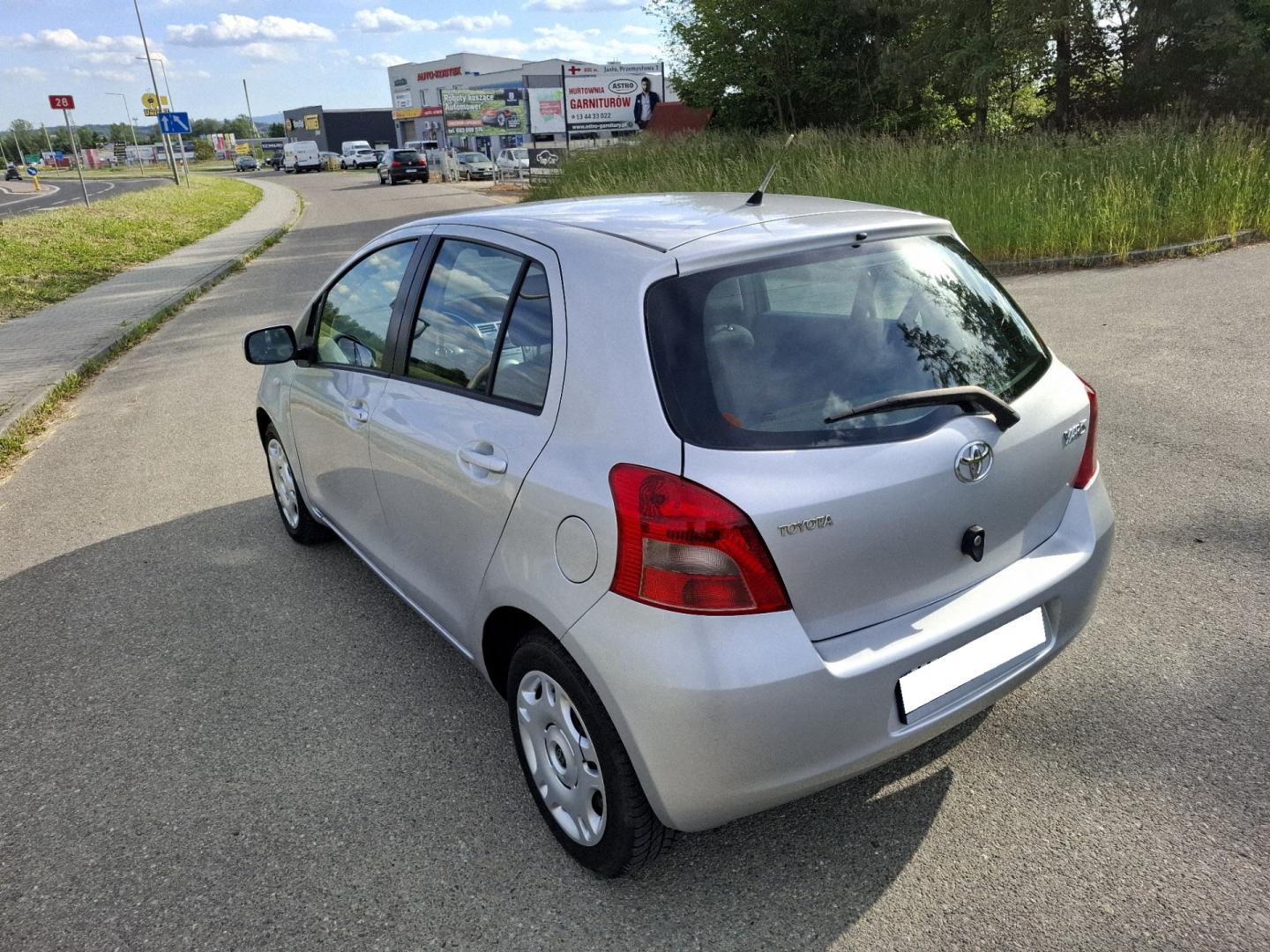 Toyota Yaris II 2006r 1.3 Benzyna 87KM Klima 2x Koła