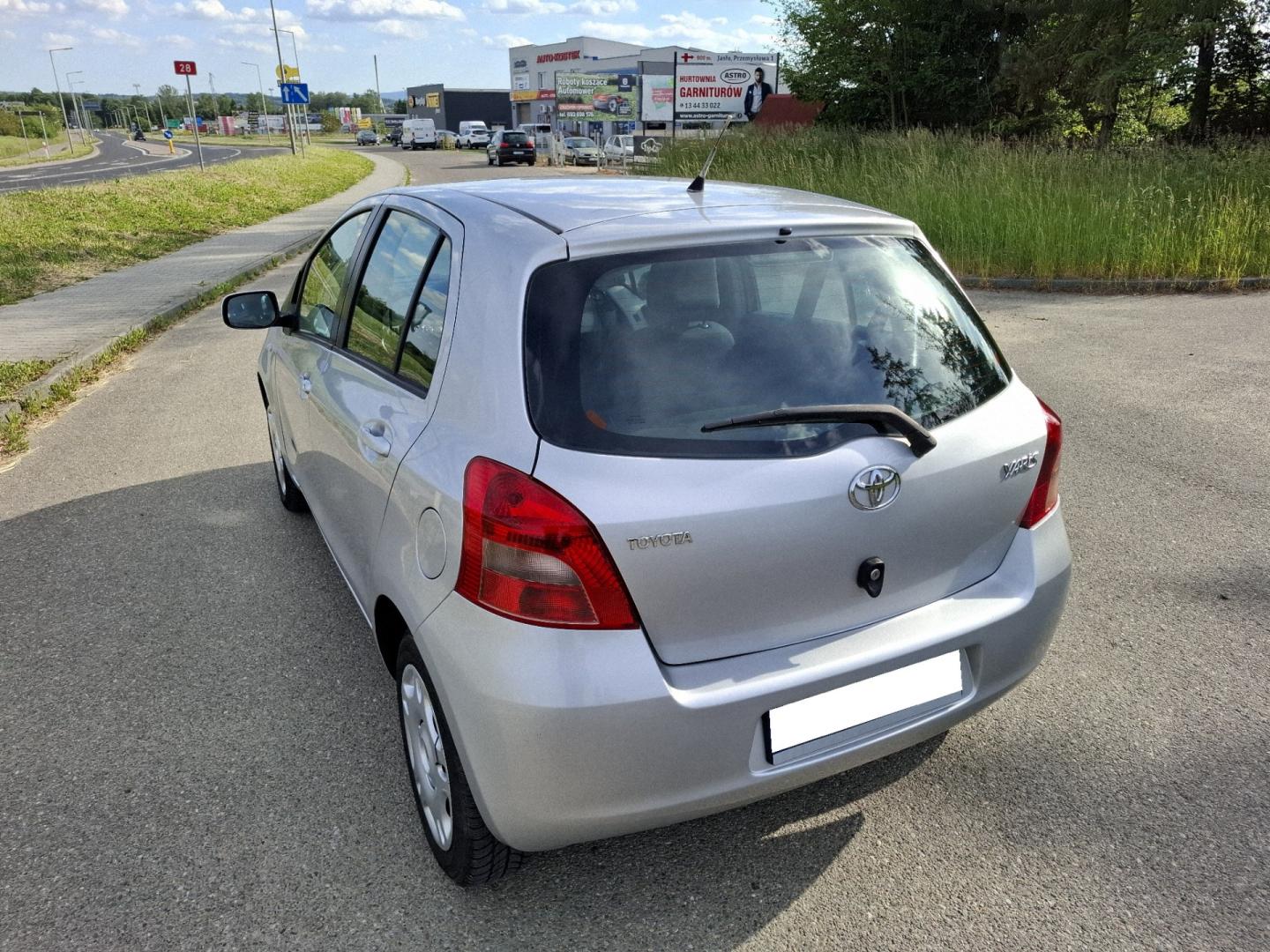 Toyota Yaris II 2006r 1.3 Benzyna 87KM Klima 2x Koła