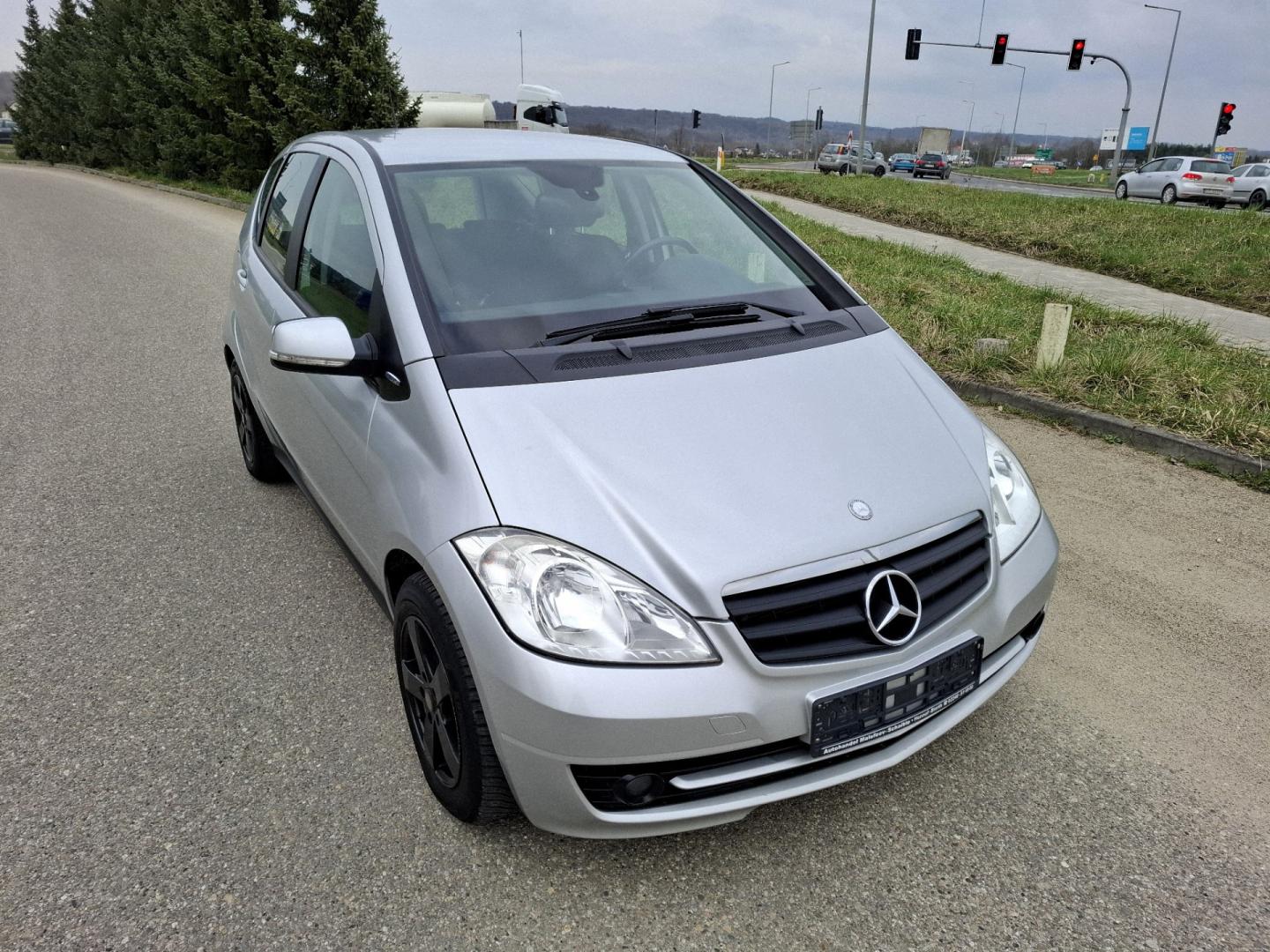 Mercedes A Klasa 1.5 Benzyna 95KM 2010r Grzane Fotele Hak Alu