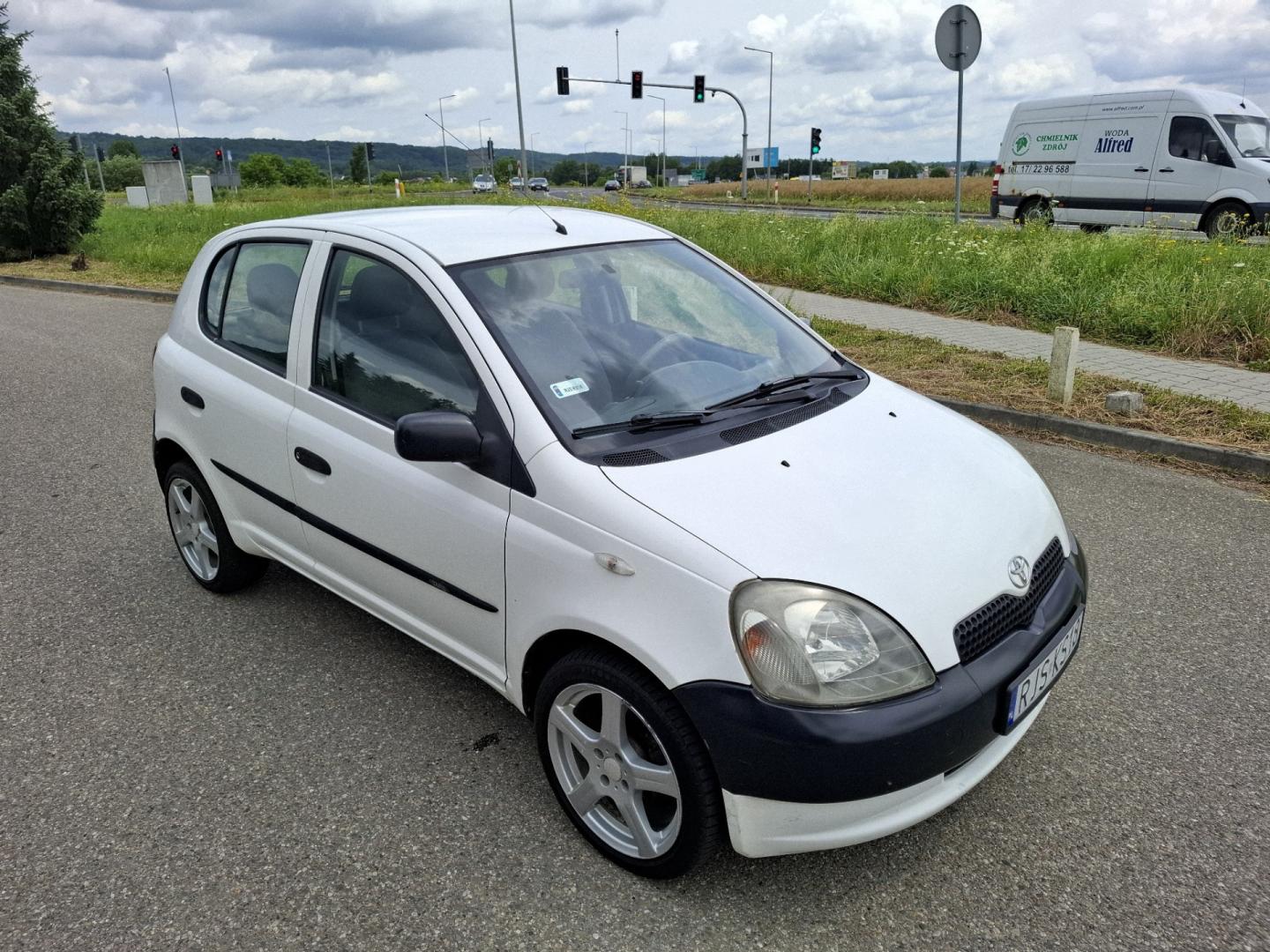 Toyota Yaris 1.0 Benzyna 1999r Alufelgi AirBag 5 Drzwi