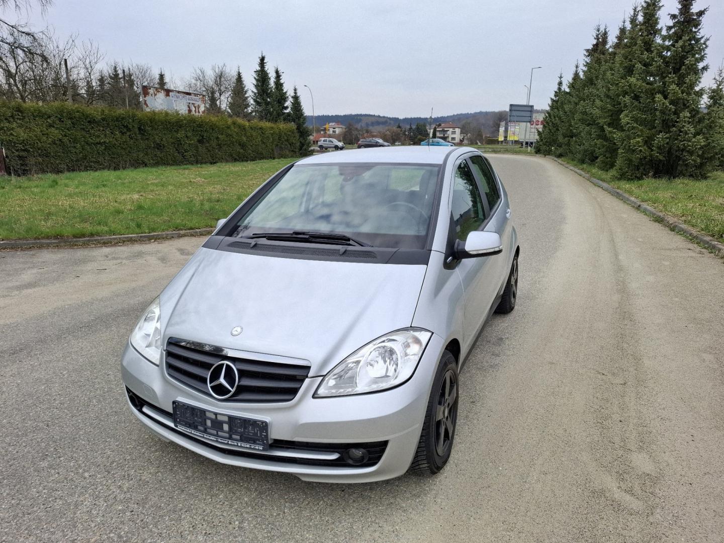 Mercedes A Klasa 1.5 Benzyna 95KM 2010r Grzane Fotele Hak Alu