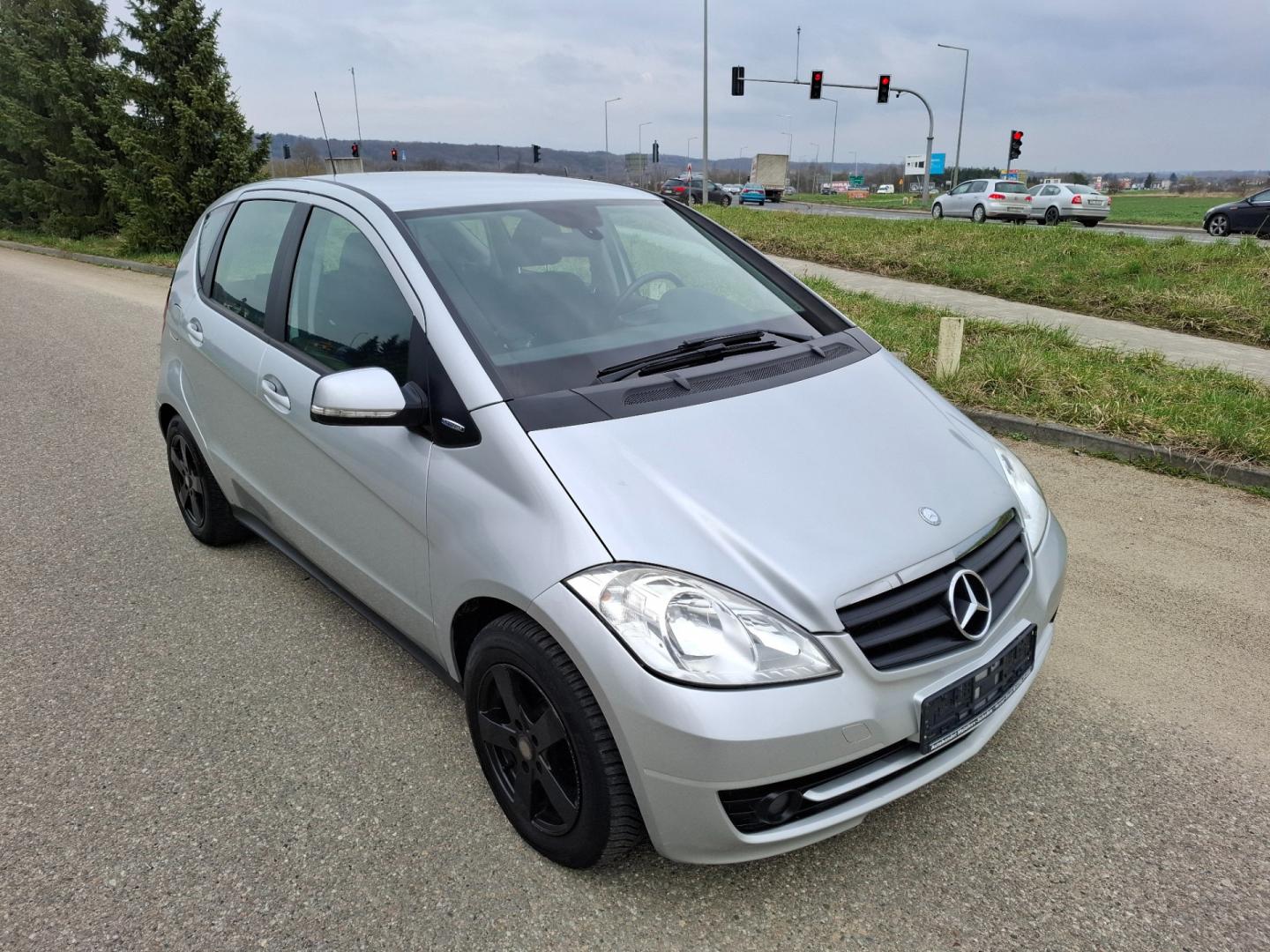 Mercedes A Klasa 1.5 Benzyna 95KM 2010r Grzane Fotele Hak Alu