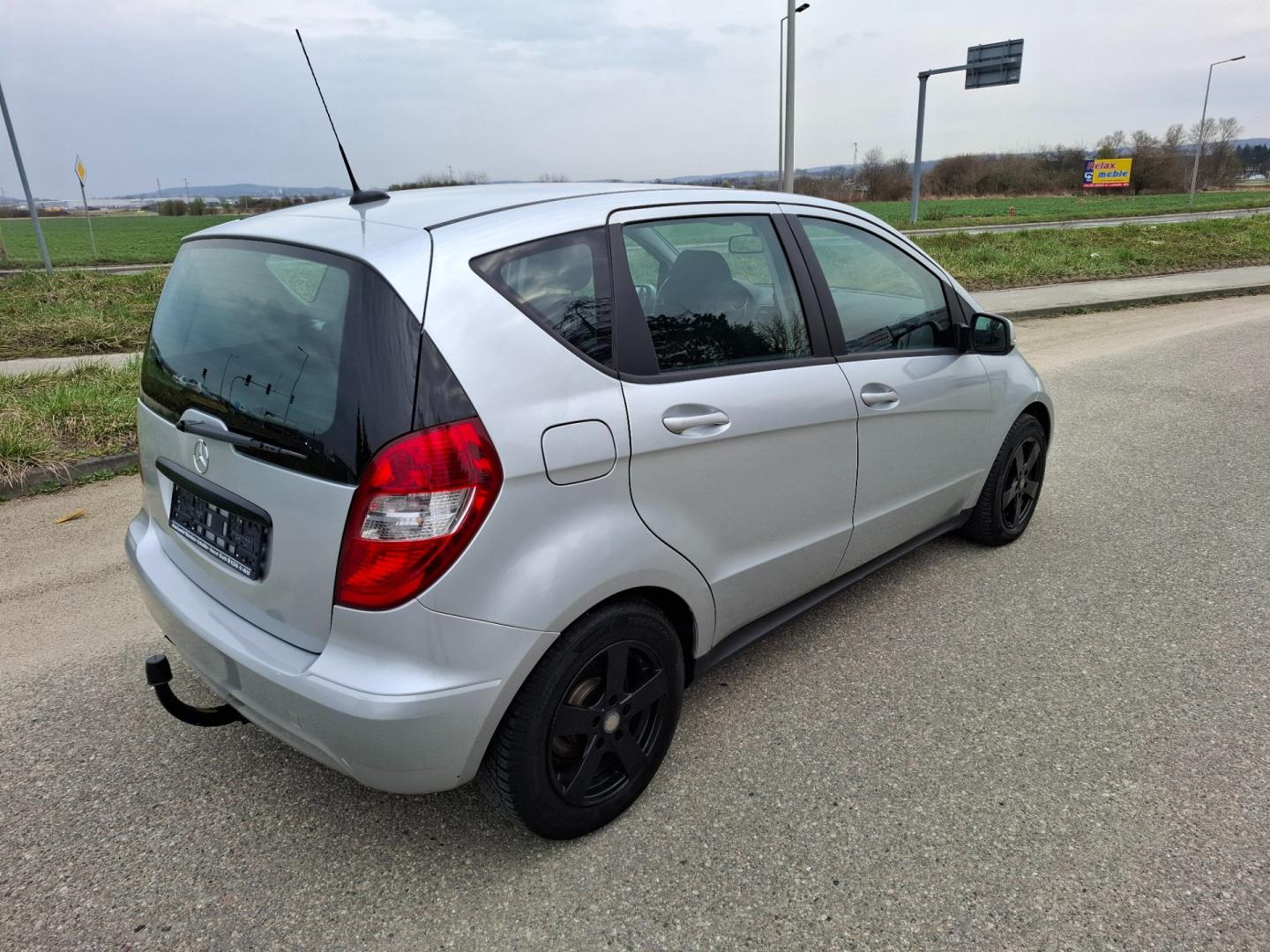 Mercedes A Klasa 1.5 Benzyna 95KM 2010r Grzane Fotele Hak Alu
