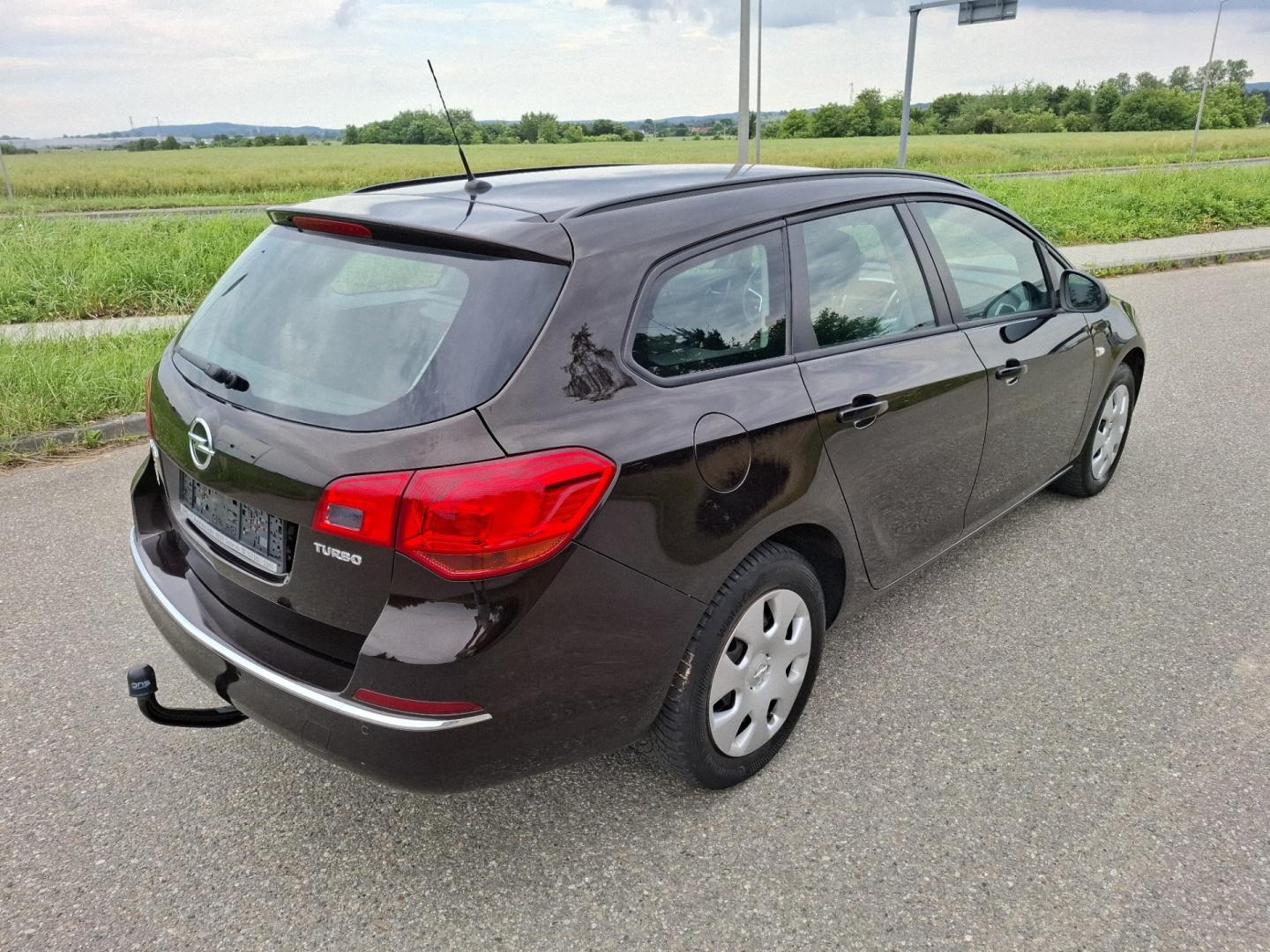 Opel Astra J 1.4 Benzyna Turbo 2014r Lift 6 Bieg Grzana Kierownica