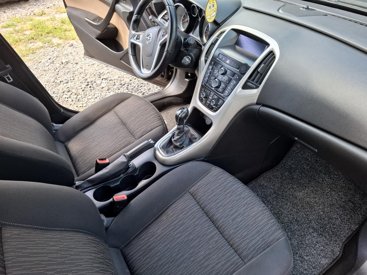 Opel Astra J 1.4 Benzyna Turbo 2014r Lift 6 Bieg Grzana Kierownica