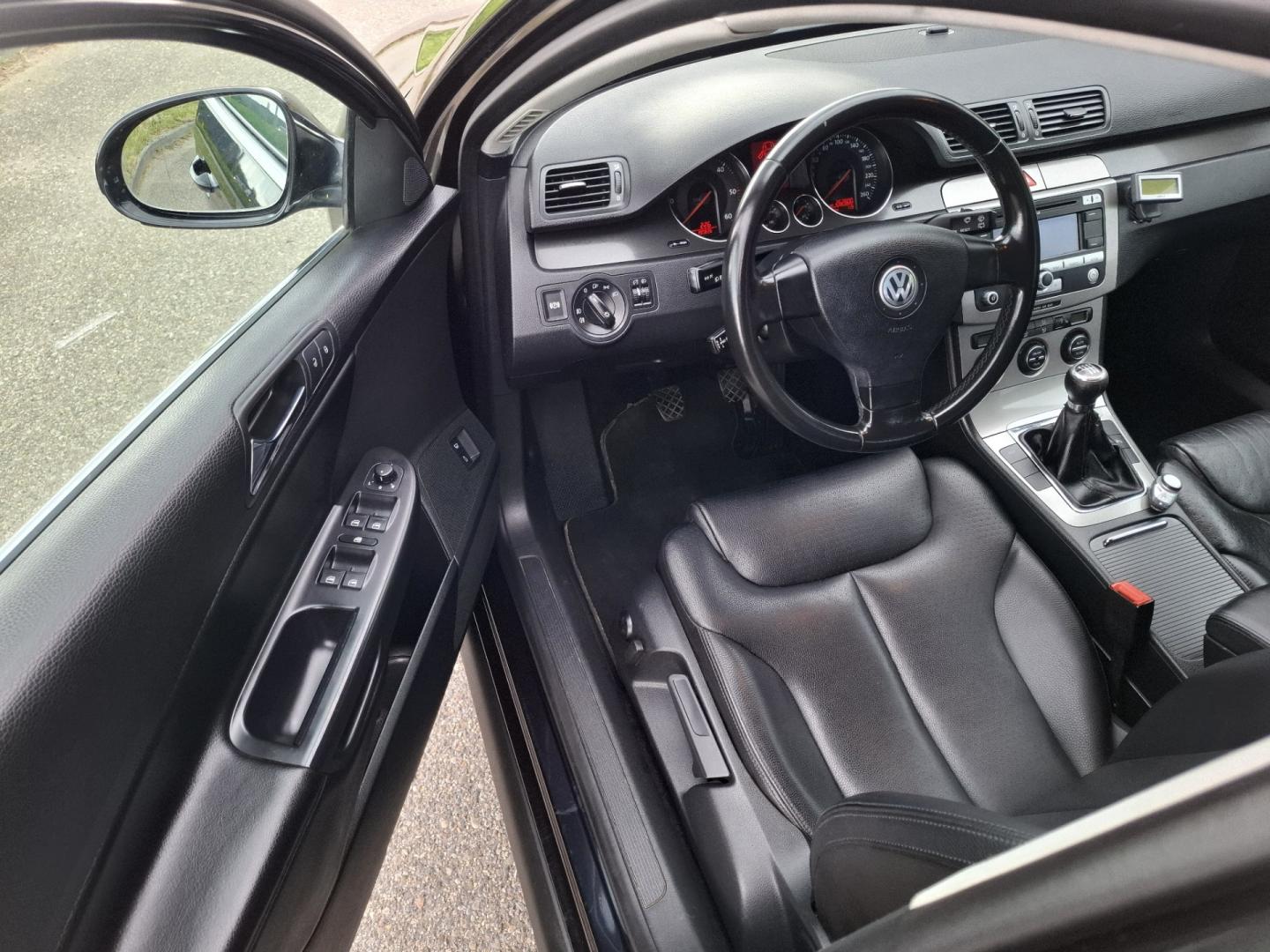 volkswagen passat b6 2.0 tdi 140km 2006r skóry navi klima alu 18  s