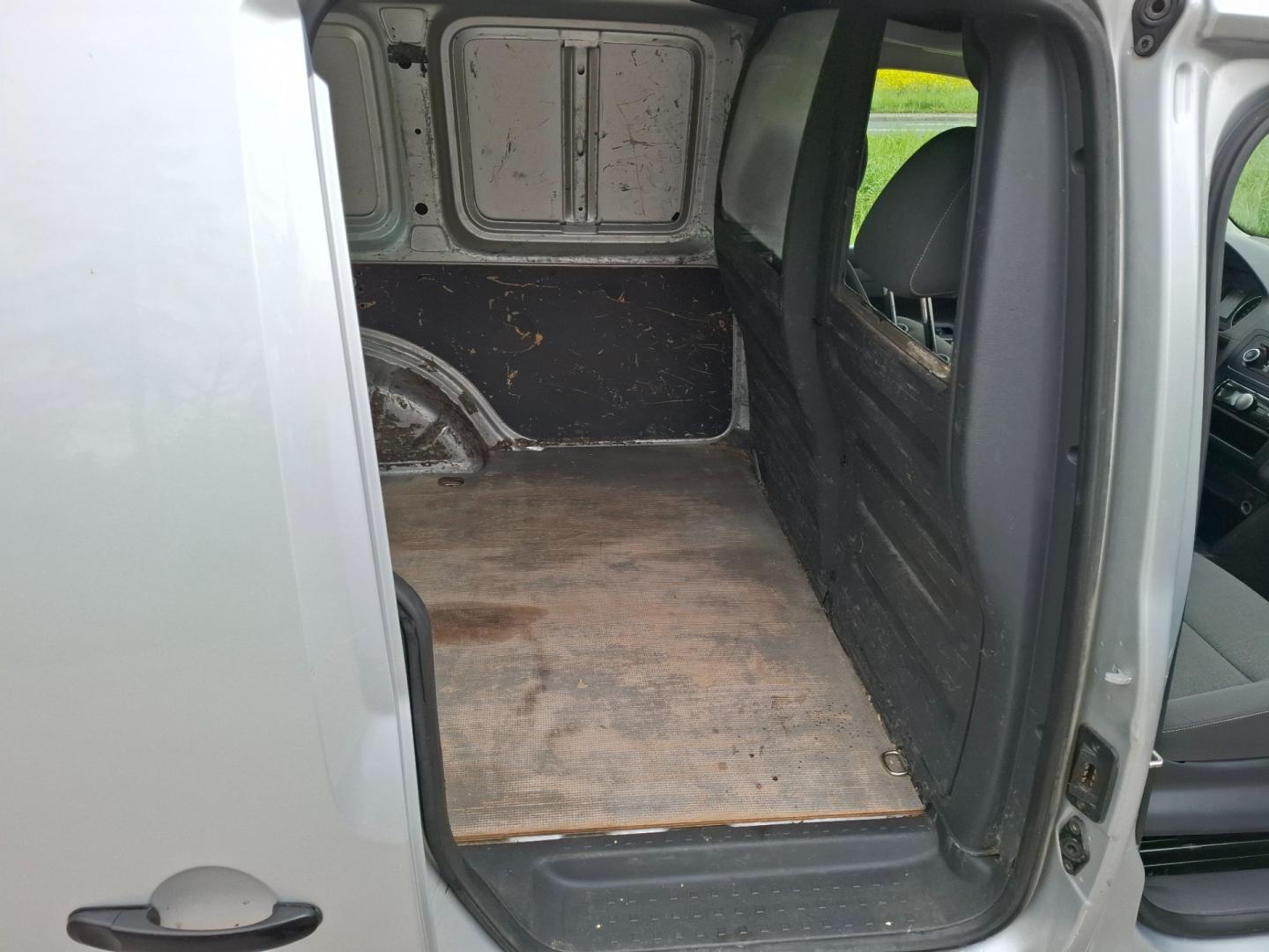 Volkswagen Caddy Lift 2.0 TDI 110KM 2014r Napęd 4x4 Klima 6 Bieg Hak