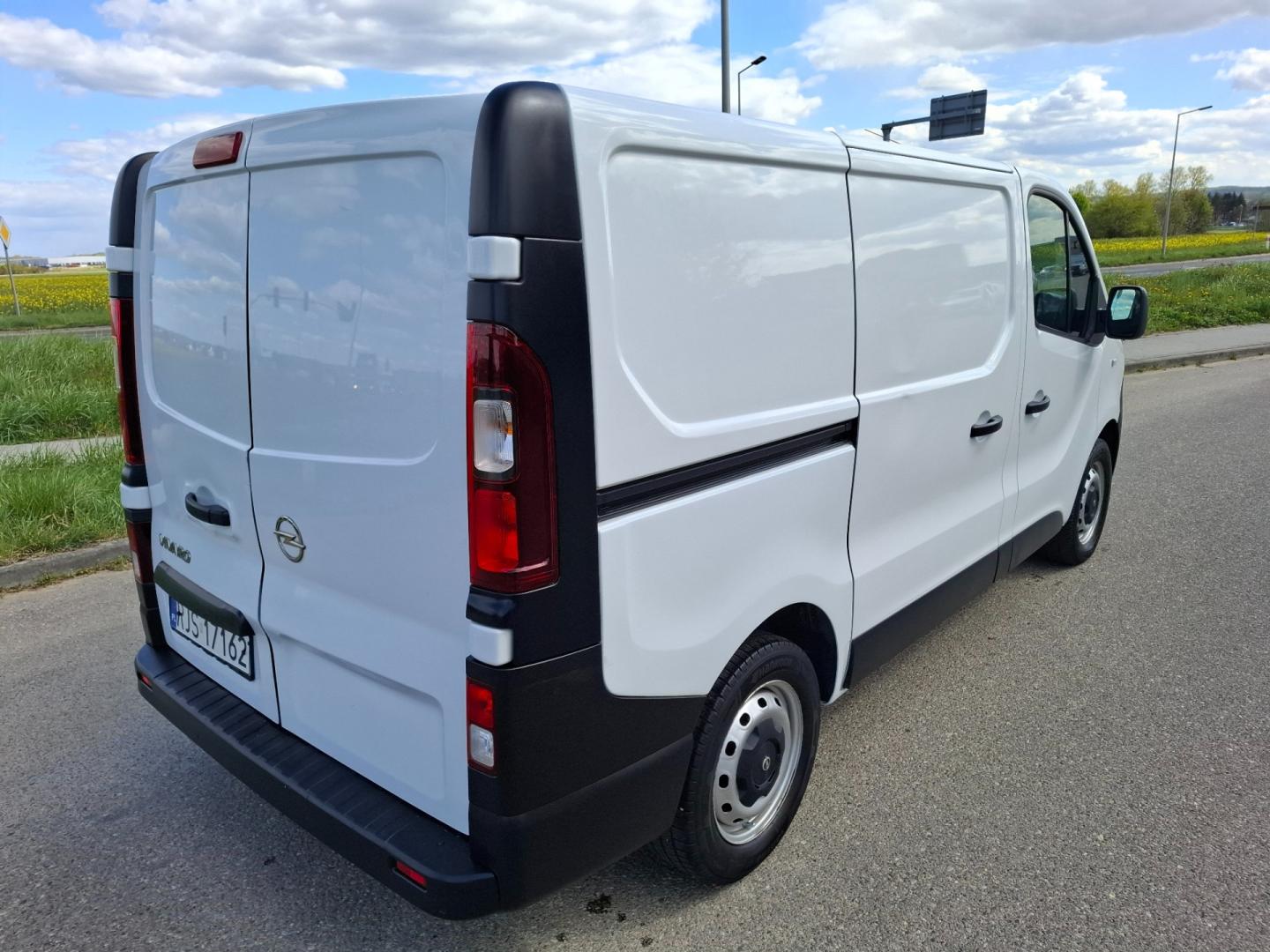 Opel Vivaro B 1.6 Diesel 90KM 2016r Klima Navi Tempomat  Stan
