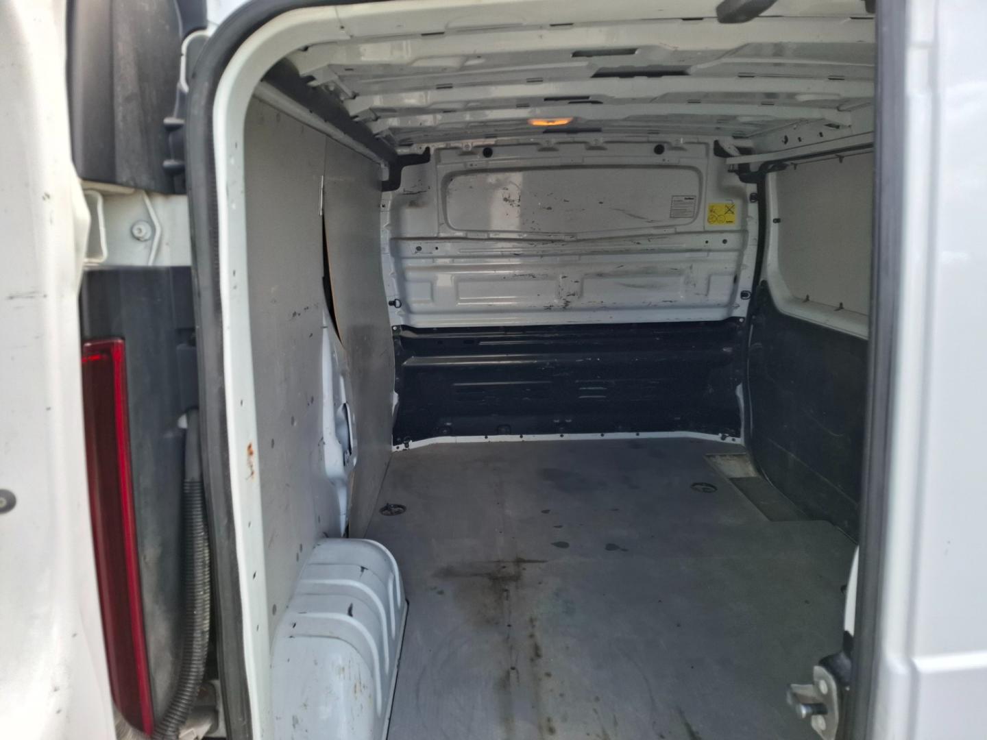 Opel Vivaro B 1.6 Diesel 90KM 2016r Klima Navi Tempomat  Stan