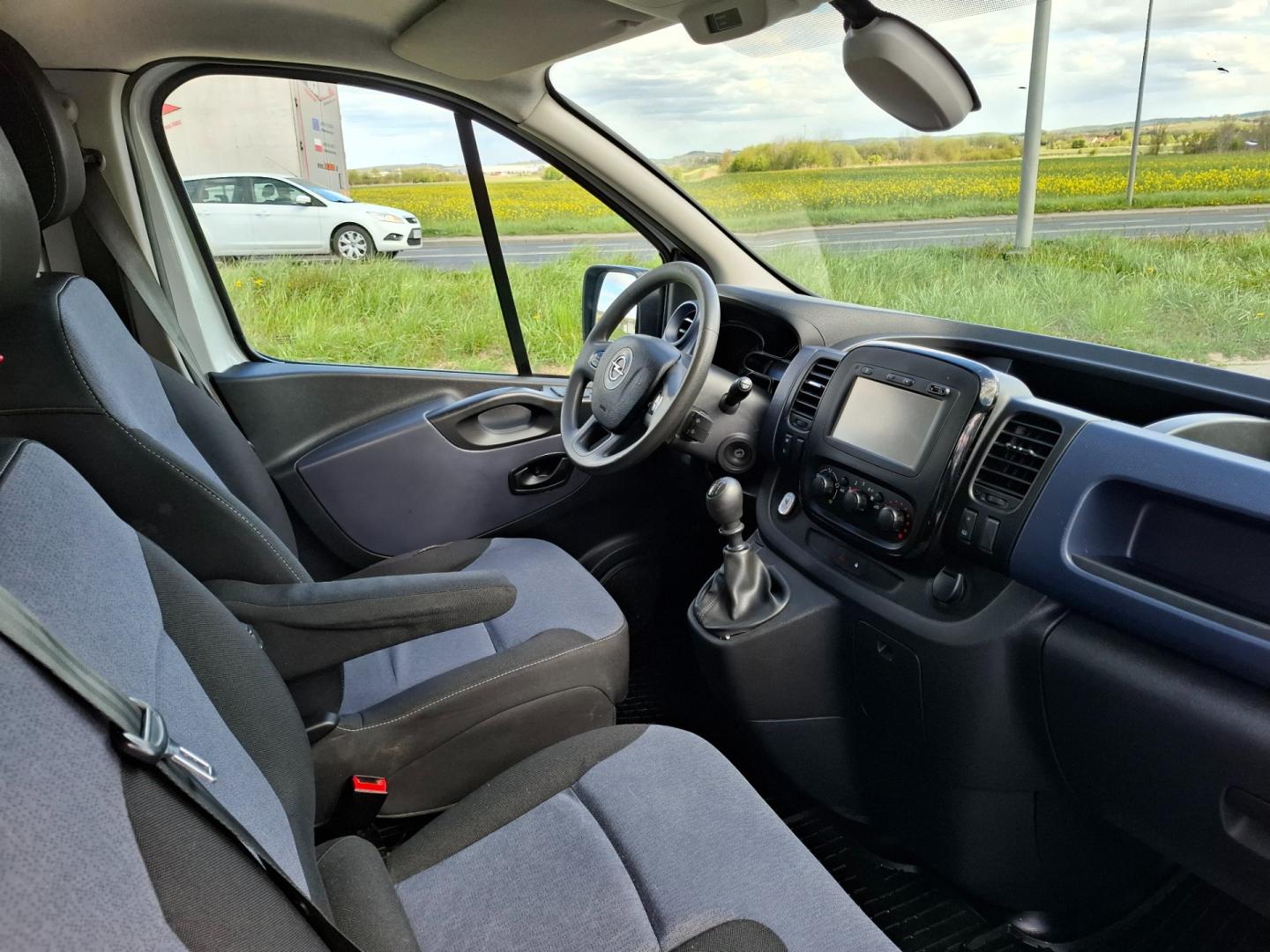 Opel Vivaro B 1.6 Diesel 90KM 2016r Klima Navi Tempomat  Stan