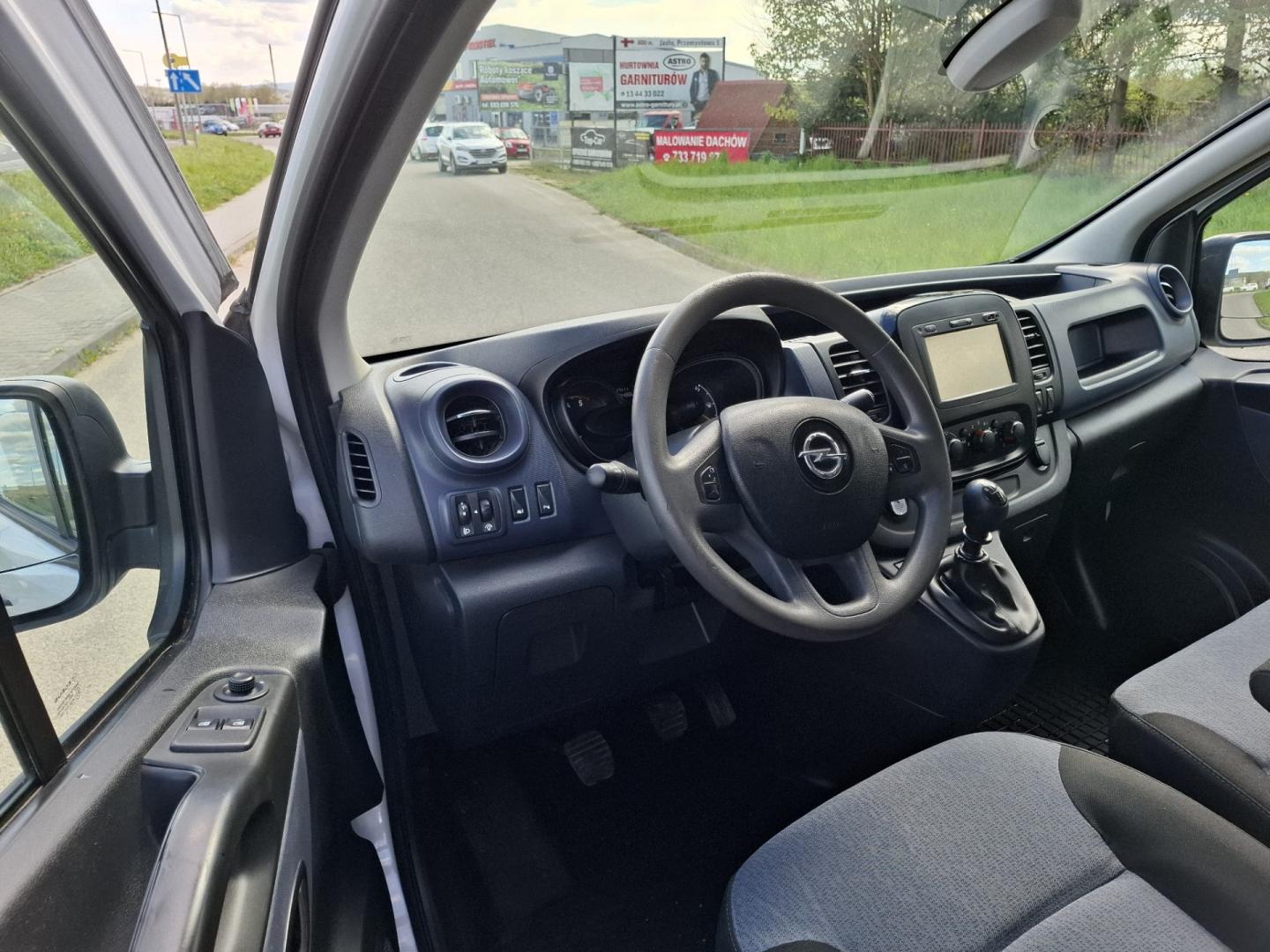 Opel Vivaro B 1.6 Diesel 90KM 2016r Klima Navi Tempomat  Stan