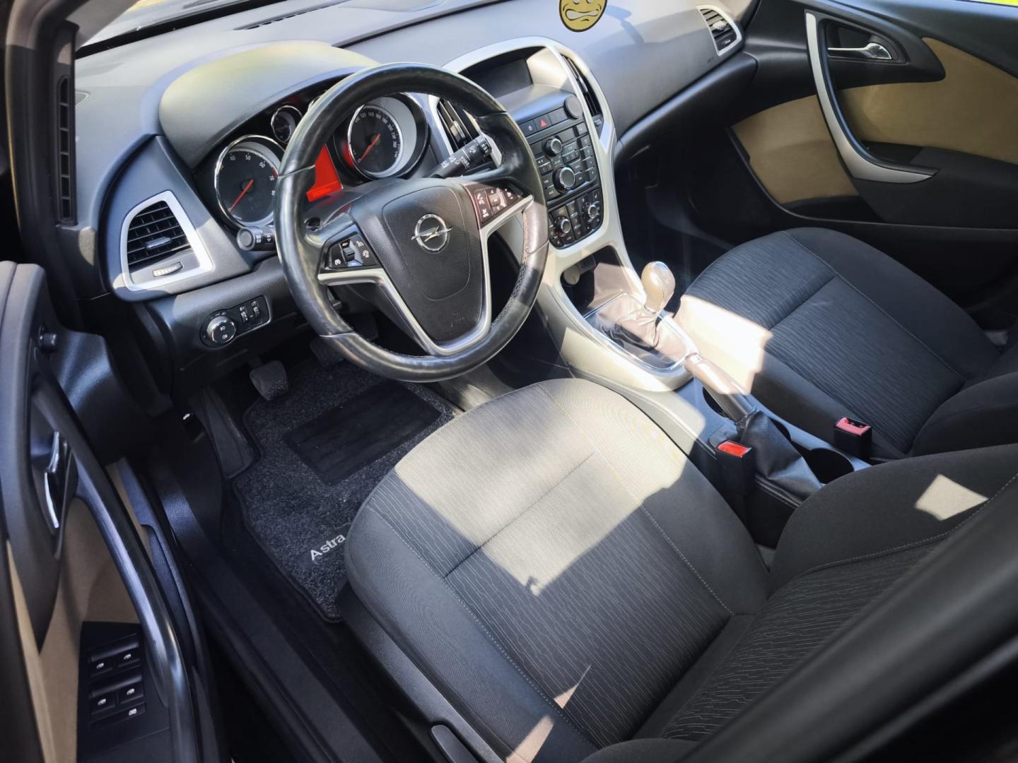 Opel Astra J 1.4 Benzyna Turbo 2014r Lift 6 Bieg Grzana Kierownica
