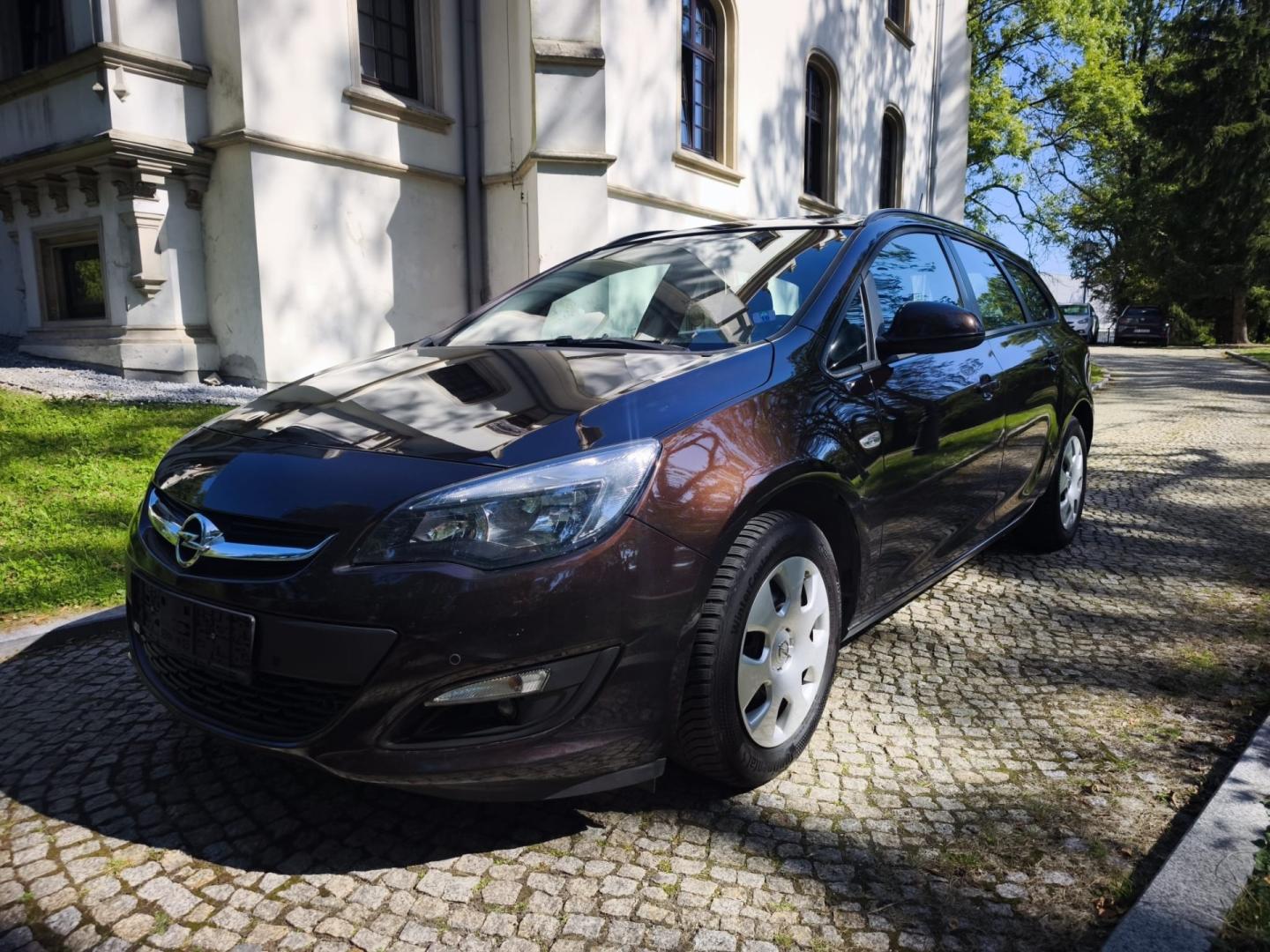 Opel Astra J 1.4 Benzyna Turbo 2014r Lift 6 Bieg Grzana Kierownica