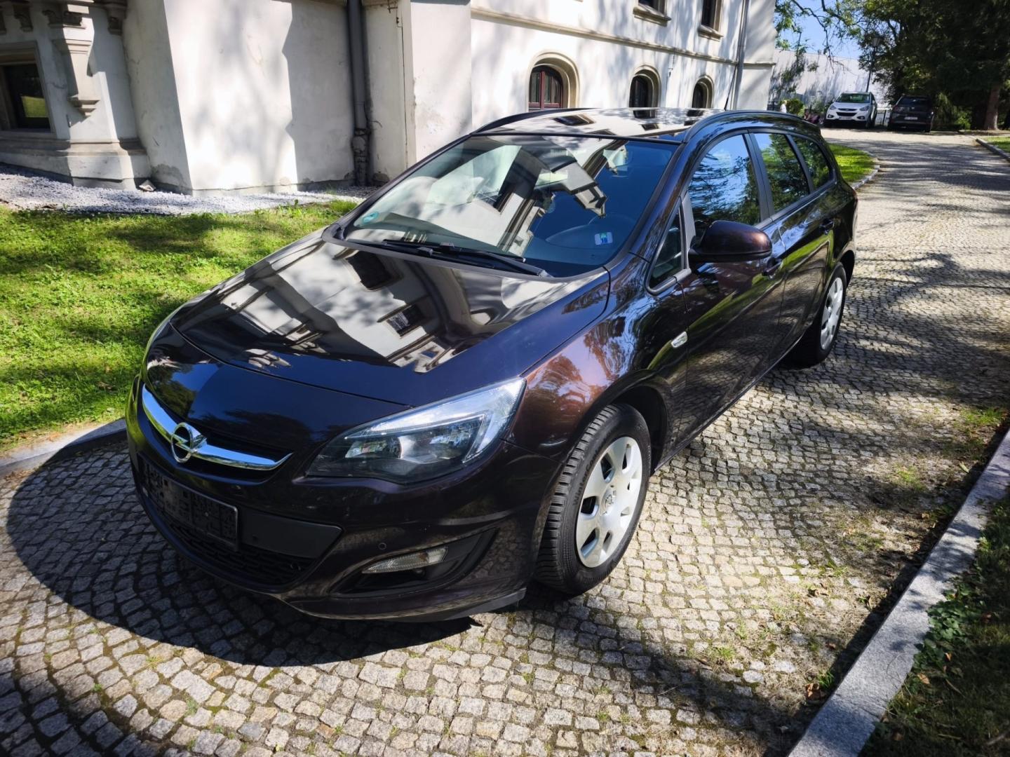 Opel Astra J 1.4 Benzyna Turbo 2014r Lift 6 Bieg Grzana Kierownica