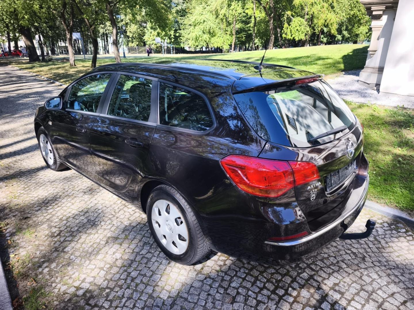 Opel Astra J 1.4 Benzyna Turbo 2014r Lift 6 Bieg Grzana Kierownica