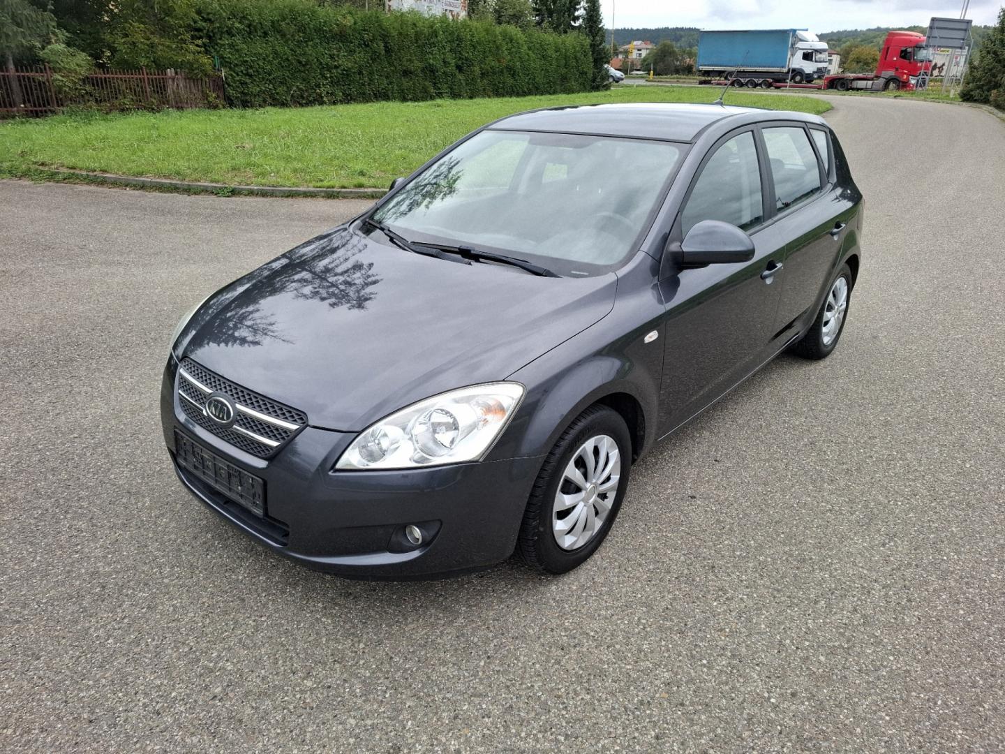 KIA Ceed 1.4 Benzyna 109KM 2008r Klima Nowy Rozrząd