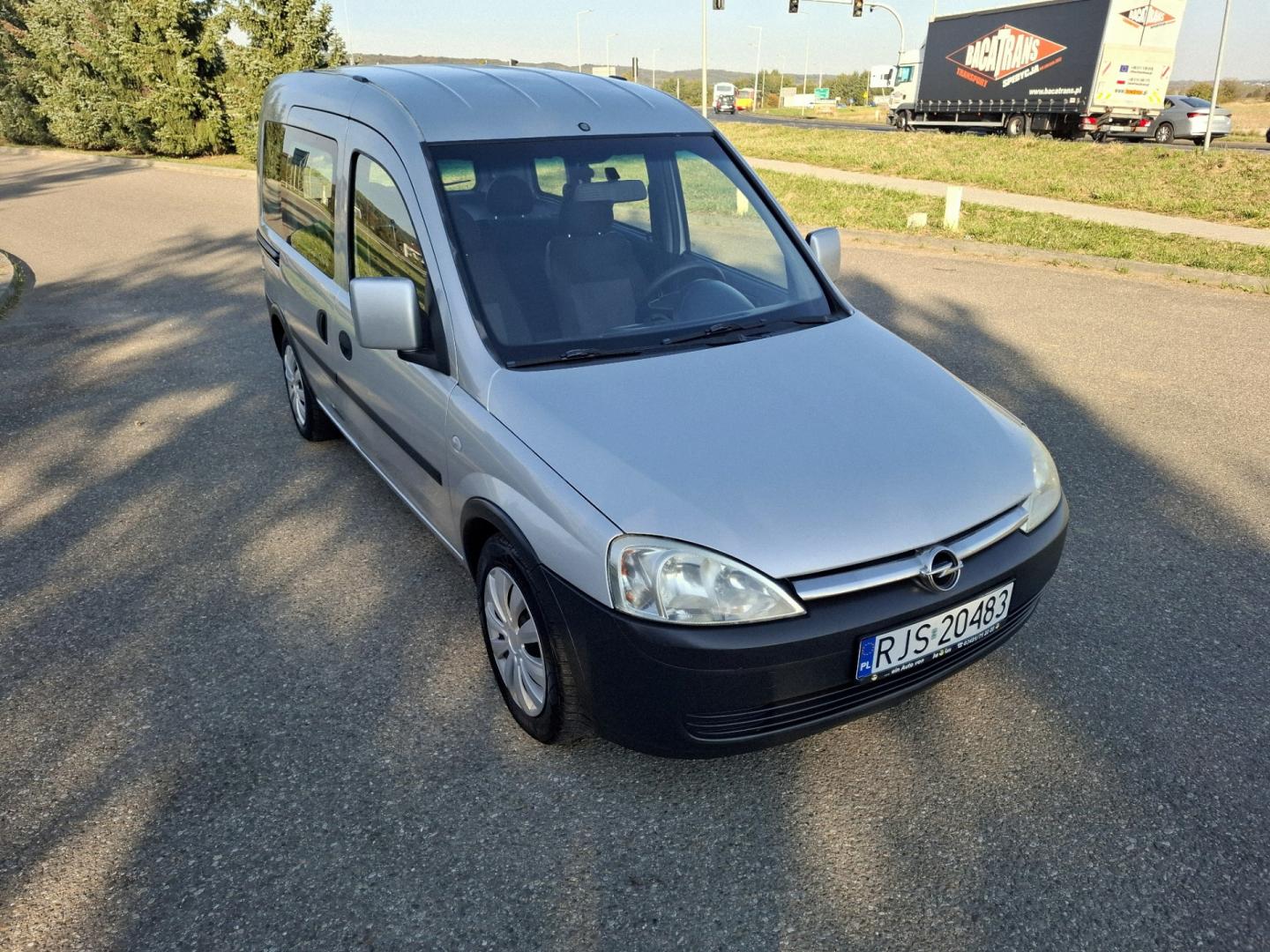 Opel Combo 1.6 Benzyna 94KM 2008r Osobowy Klima Hak