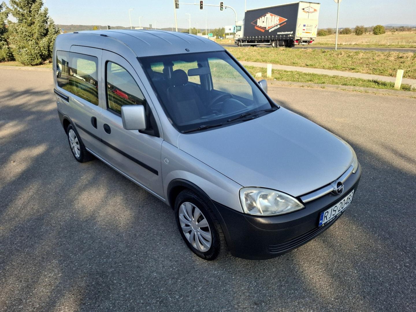Opel Combo 1.6 Benzyna 94KM 2008r Osobowy Klima Hak