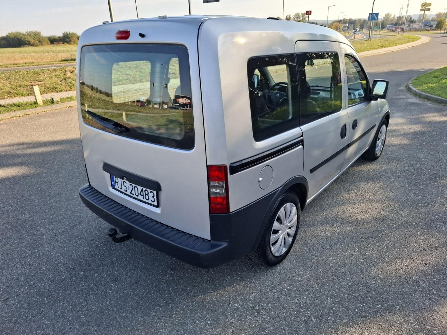 Opel Combo 1.6 Benzyna 94KM 2008r Osobowy Klima Hak