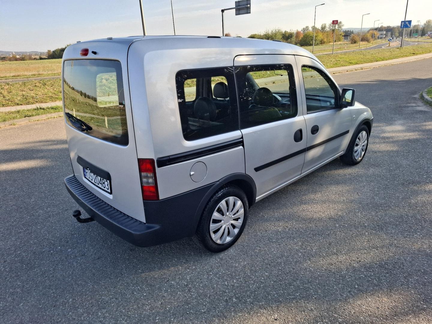 Opel Combo 1.6 Benzyna 94KM 2008r Osobowy Klima Hak