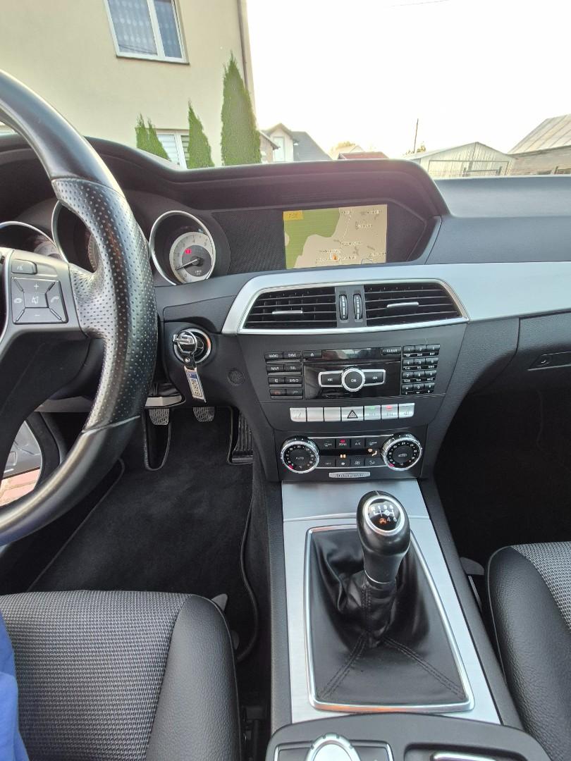 Do sprzedania Mercedes C klasa W204 1.8 benzyna