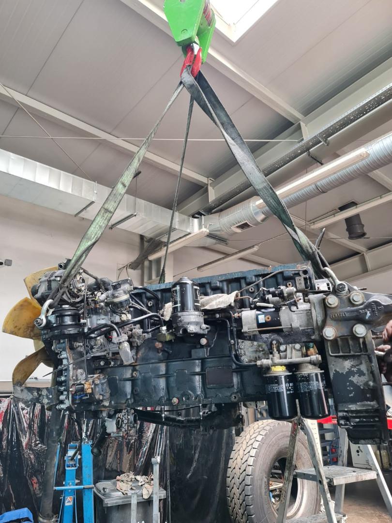 Praca Pomocnik Mechanika Maszyn Budowlanych Samochodów Ciężarowych