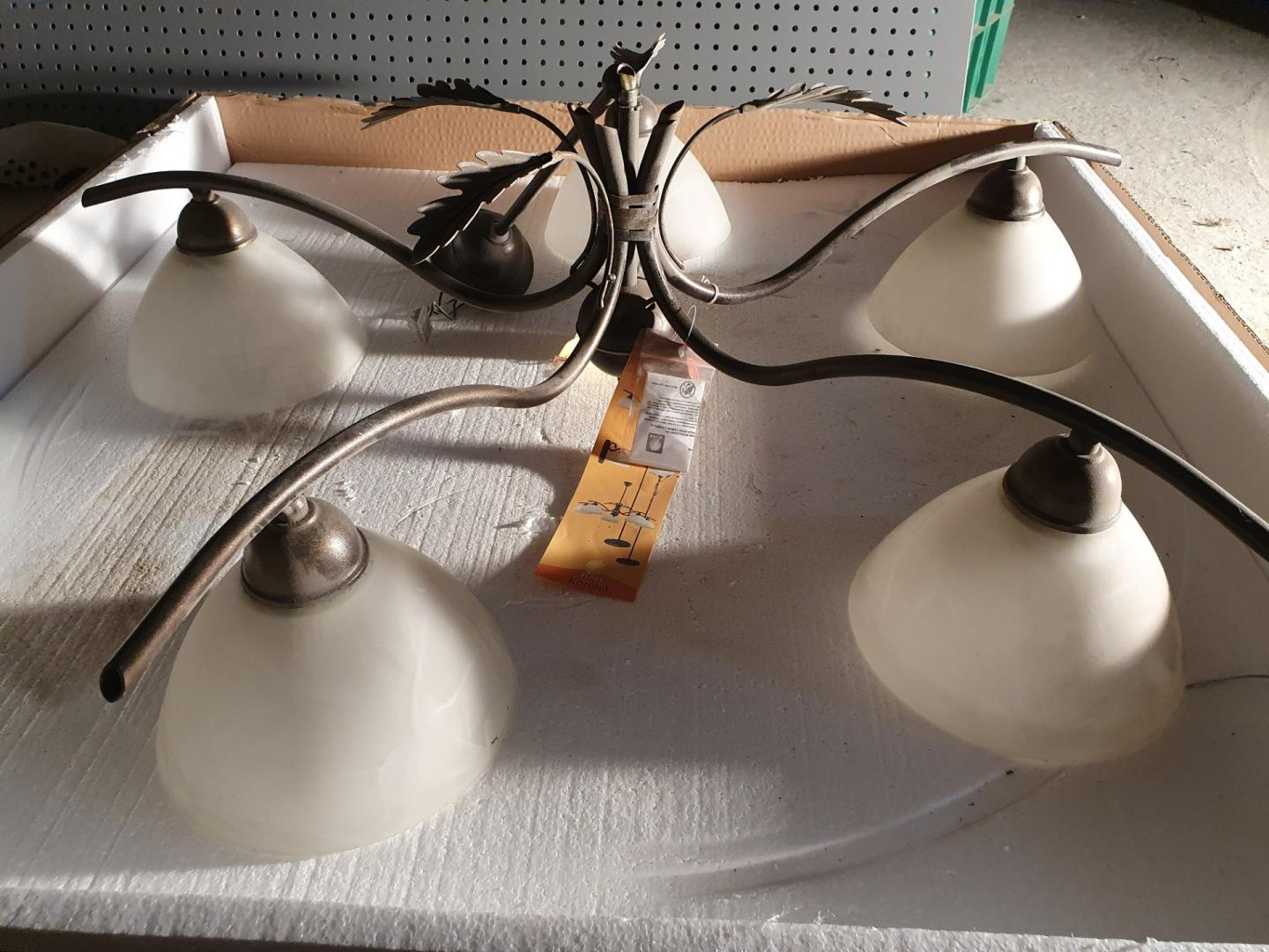 Lampa Tom