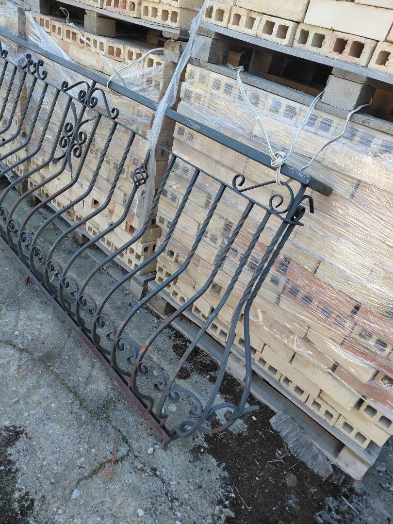 Sprzedam barierkę balkonową widoczną na zdjęciu