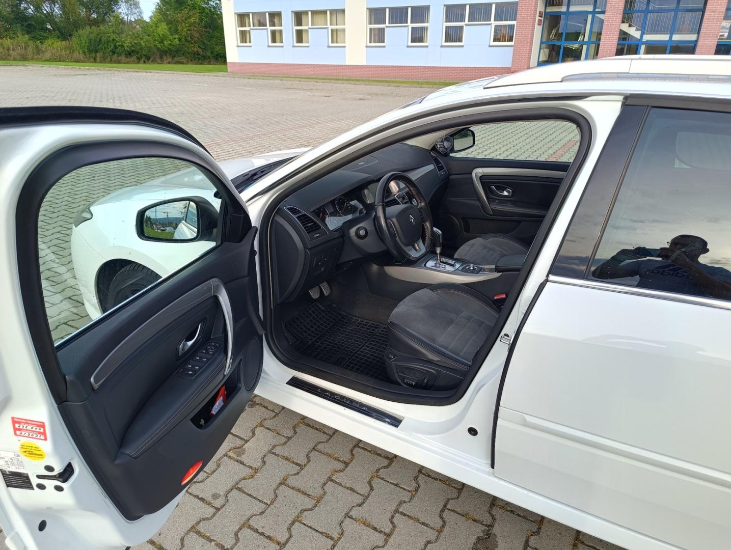 Renault Laguna 2.0 dCi 173Km 4Control