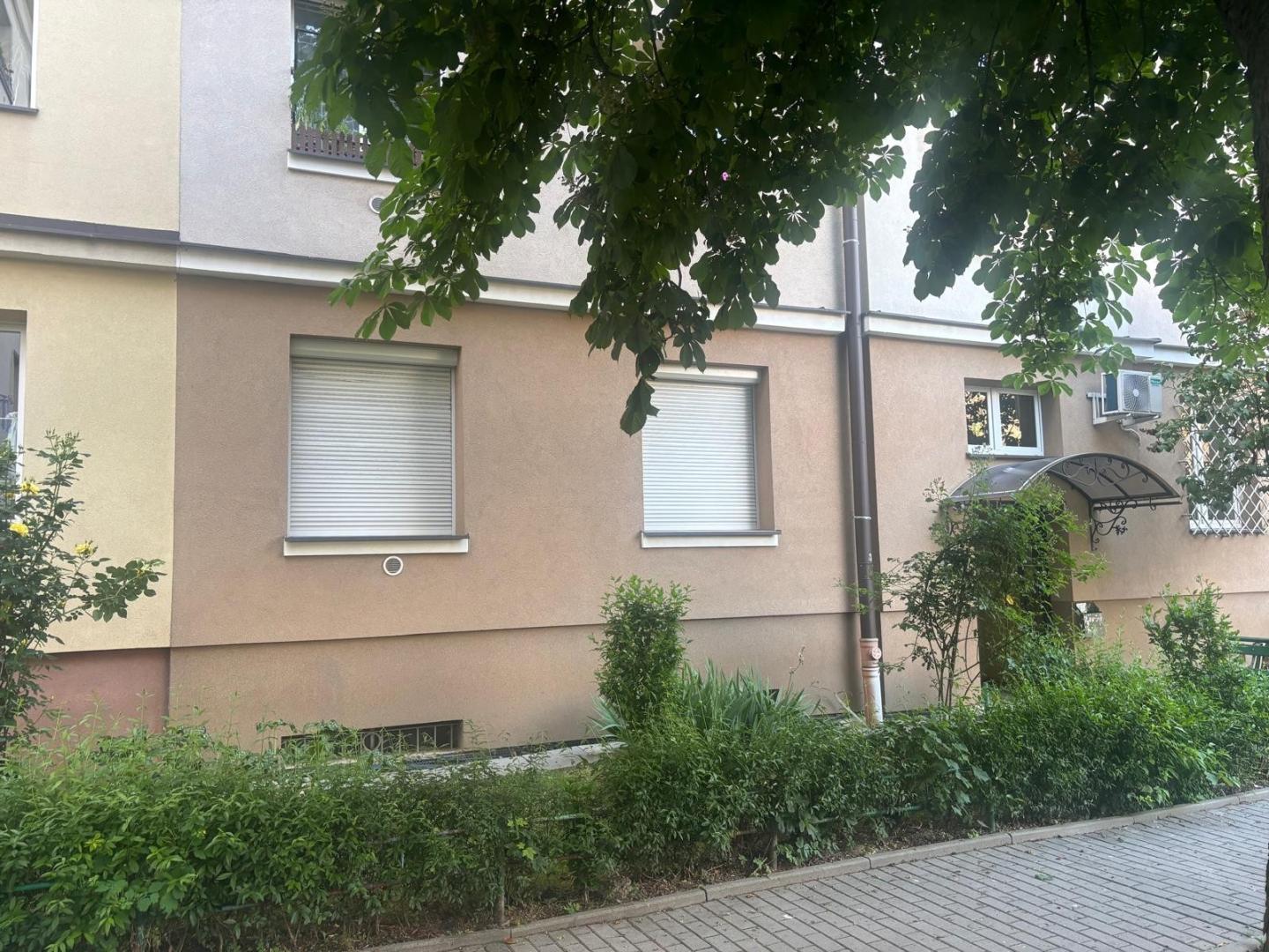 Sprzedam bezpośrednio lokal użytkowo - mieszkalny 50m, ścisłe centrum