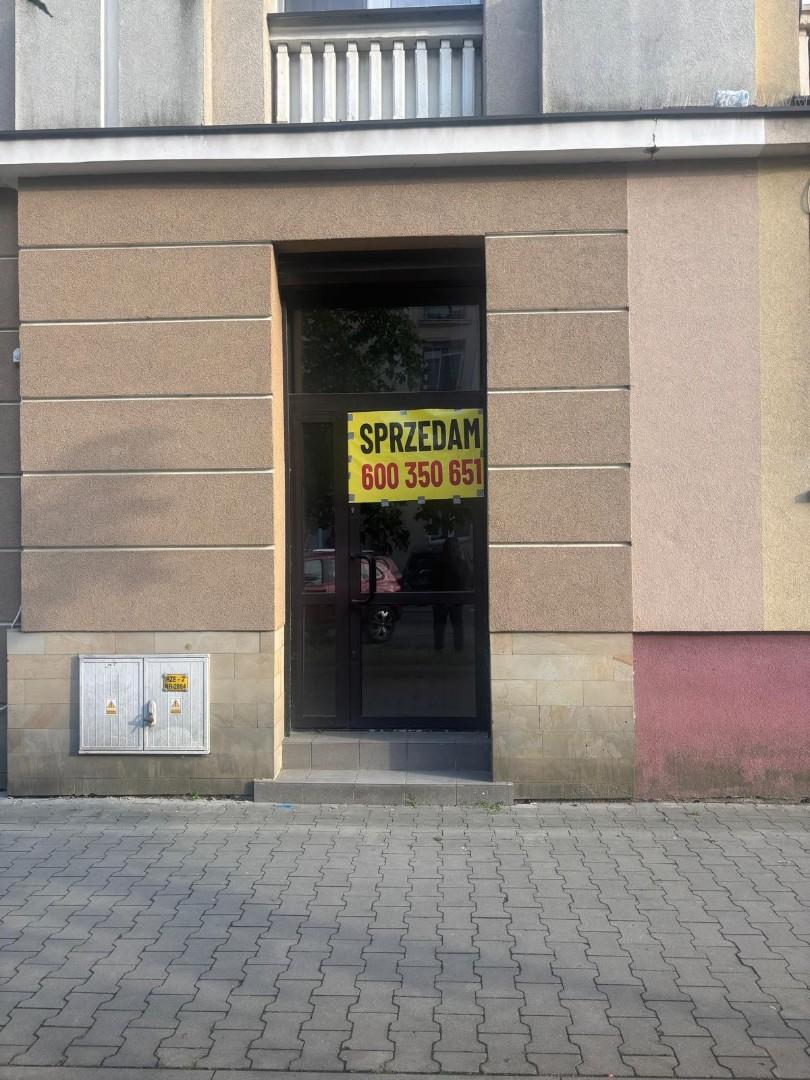 Sprzedam bezpośrednio lokal użytkowo - mieszkalny 50m, ścisłe centrum