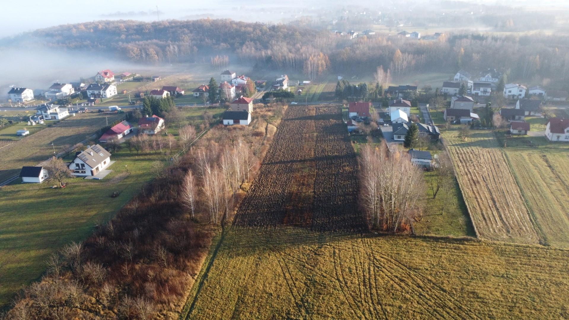 Do sprzedadnia działki łaski/sobniów