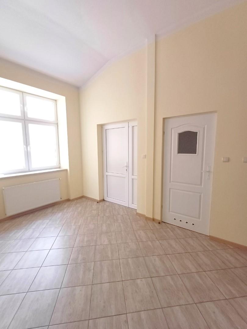 Lokal usługowy do wynajęcia - Rynek w Jaśle