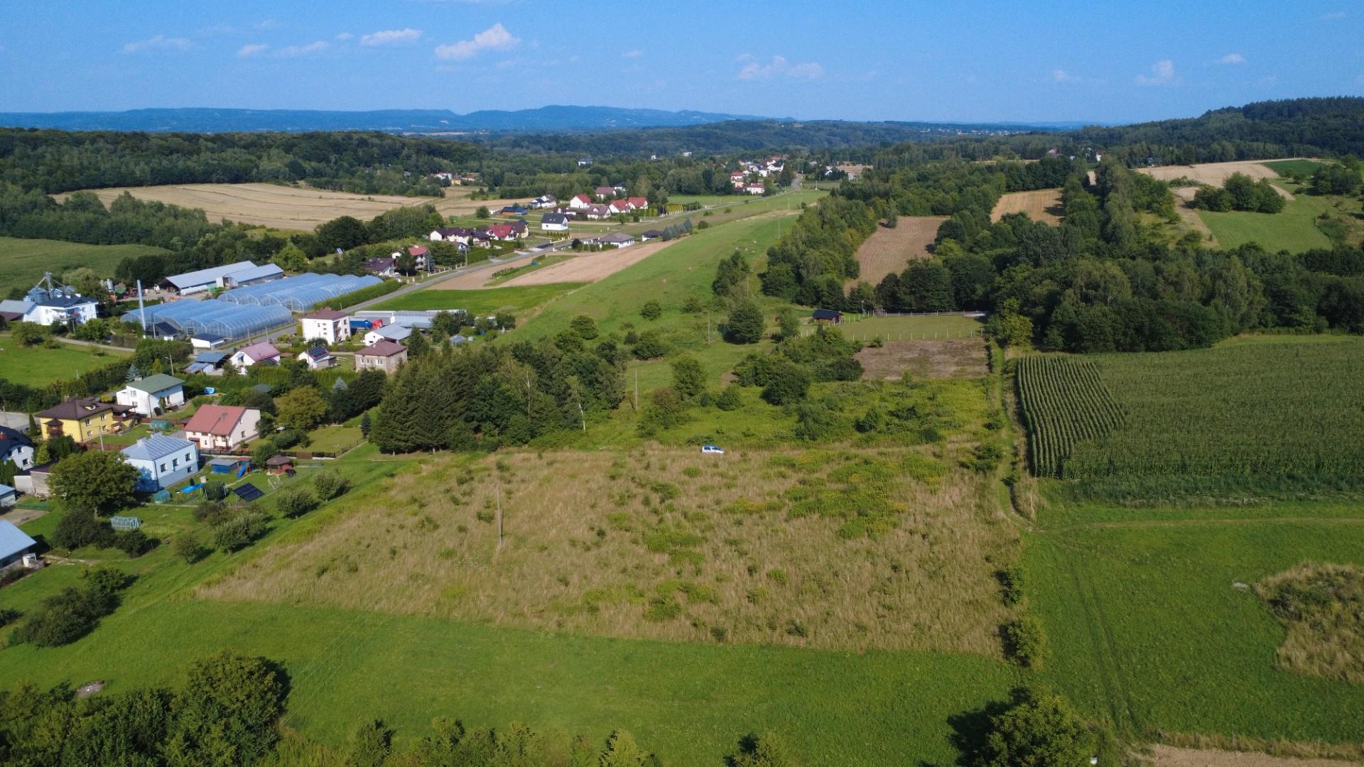 Na sprzedaż działka budowlana w Tarnowcu - 803 m